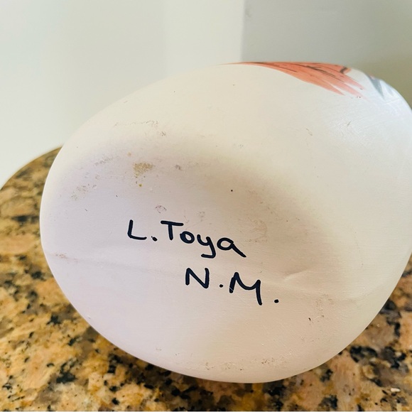 Native American-vintage-carved clay wedding vase-handmade & painted-signed - Picture 4 of 4